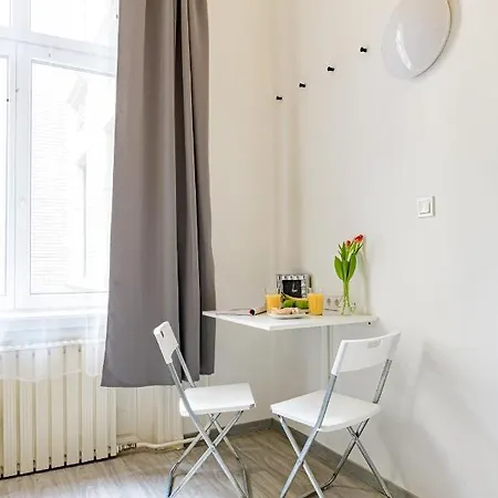 Crystal Downtown Apartment *