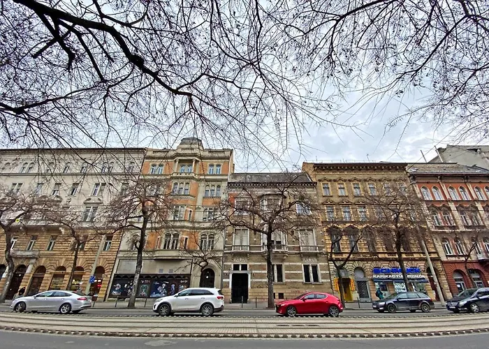 Crystal Downtown Hotel *