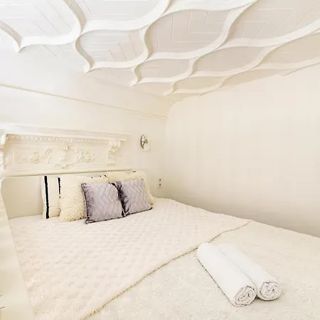 Crystal Downtown * Budapeste